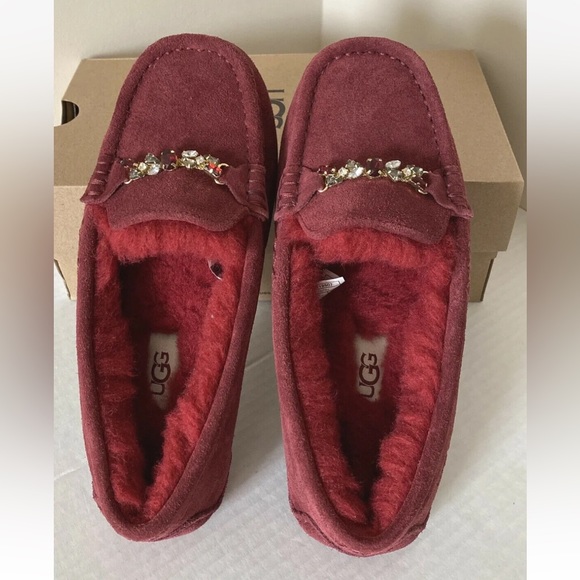New UGG Ansley Charm Gem Women Fashion Moccasin Slippers Size 5 Kiss - Picture 2 of 8